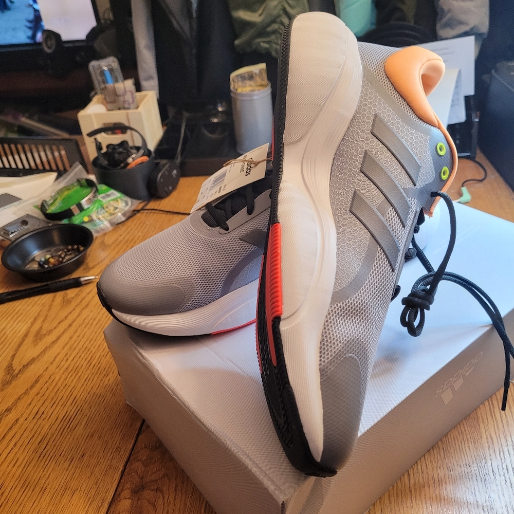 Man's Adidas Sneakers 👟 - Picture 4 of 10